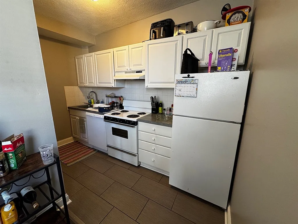 1 bed, 1.0 bath, 625 sqft, $2,500 — Photo 2