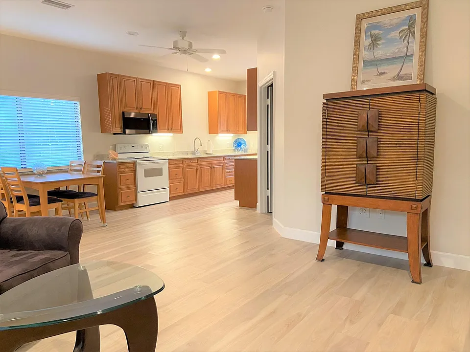 5800 Golden Gate Pkwy #2