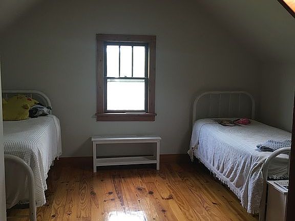 3rd image of 450 Goshen Tpke