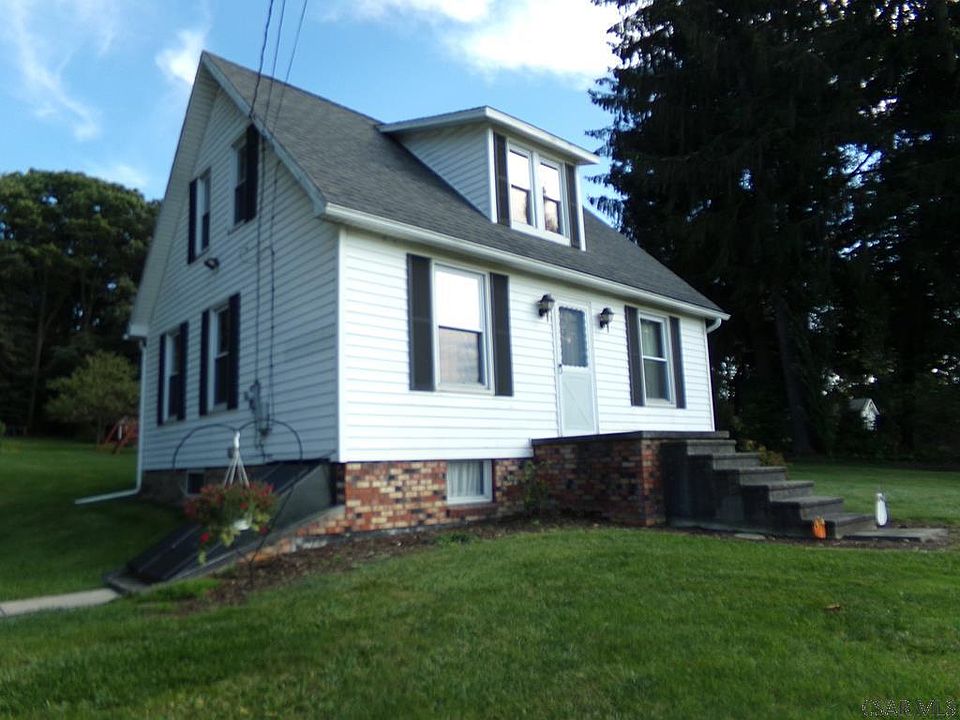 1st image of 3689 Huckleberry Hwy