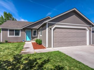1215 SW 32nd Ct, Redmond, OR 97756
