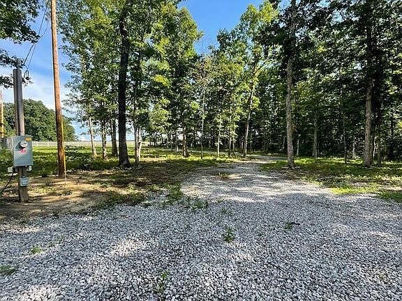 4th image of 1345 Simmons Rd