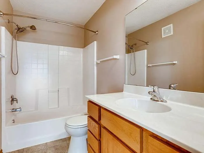 3 bed, 1468 sqft, $2,400 — Photo 2