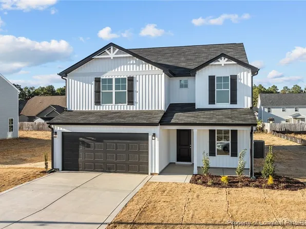 2228 Roadster Pony Ln, Hope Mills, NC 28348