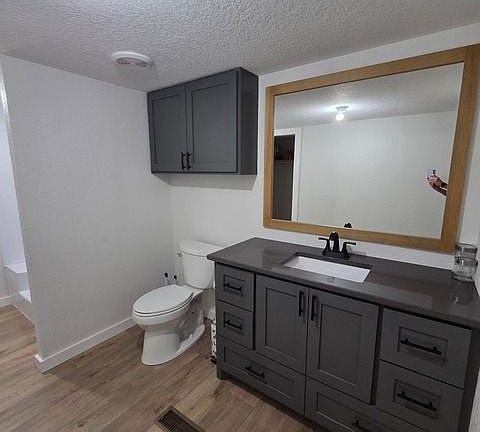 4th image of 1284 Glenn Dr