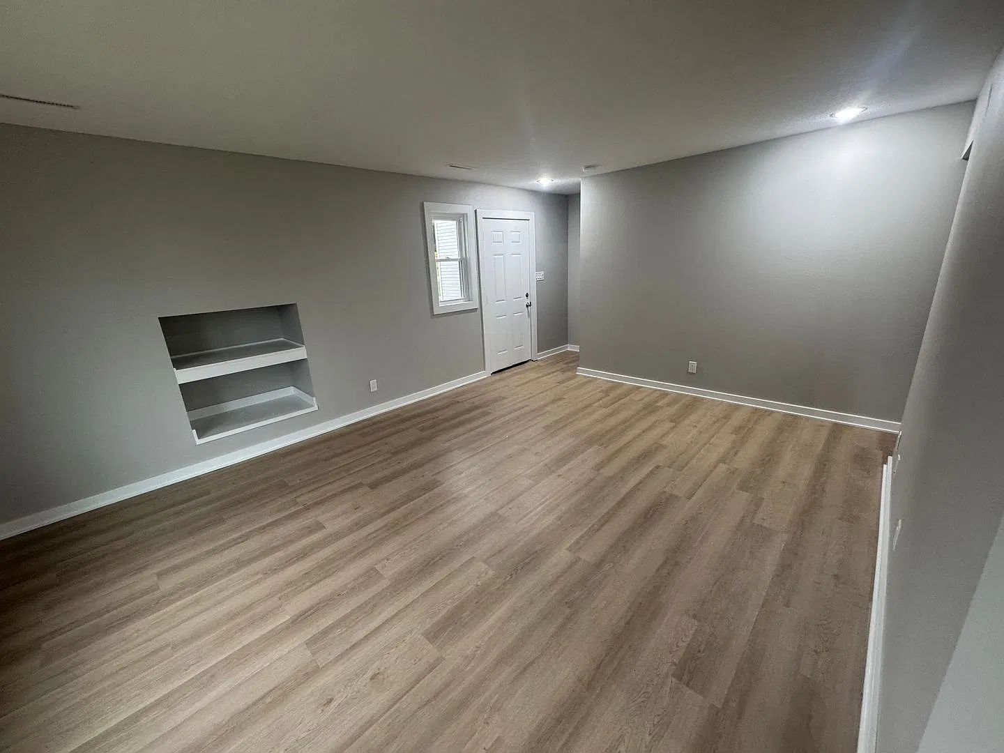 2106 E Caulder Avenue — Photo 4