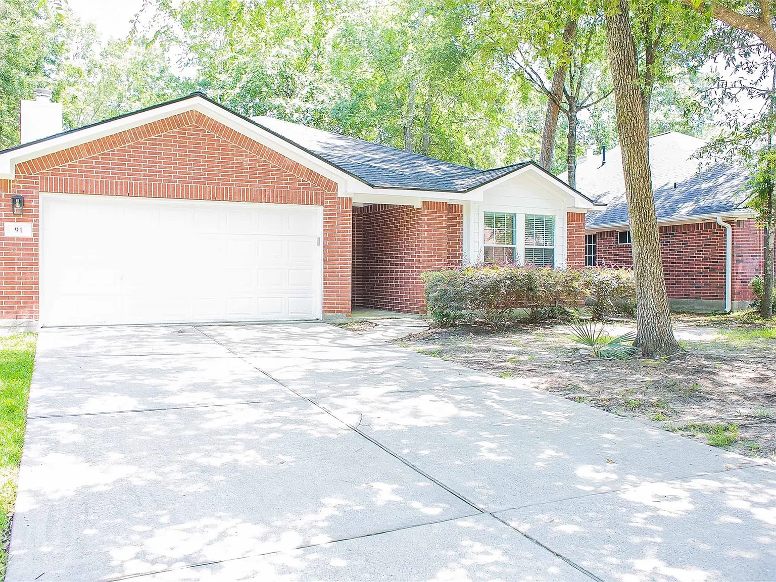 4 bed, 2.0 bath, 1942 sqft, $2,275 — Photo 2