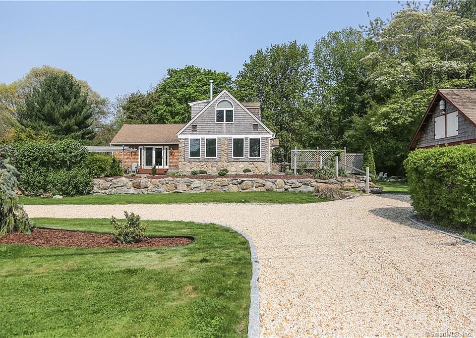 11 Pleasant St, Niantic, CT 06357 Zillow