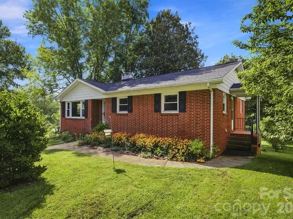 103 Park St, Morganton, NC 28655