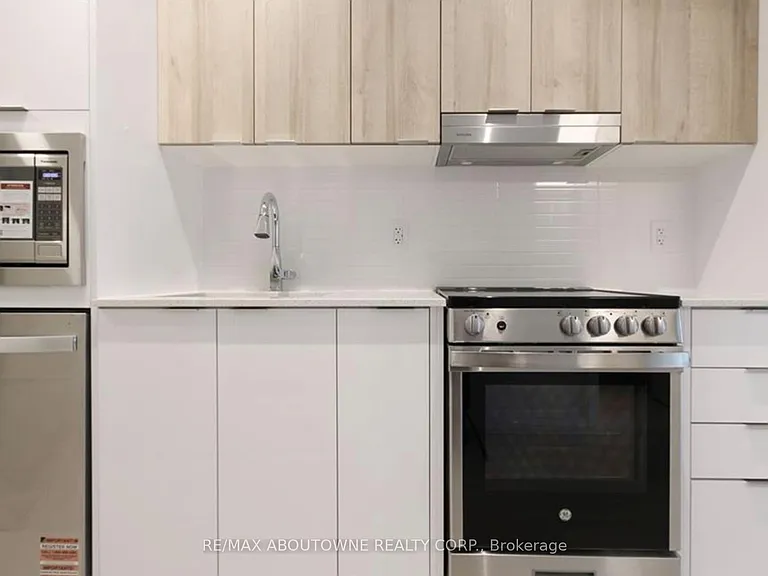 5105 Hurontario St #1410 — Photo 8