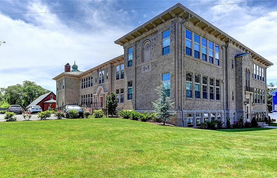 1st image of 7 Mount Hope Ave #306