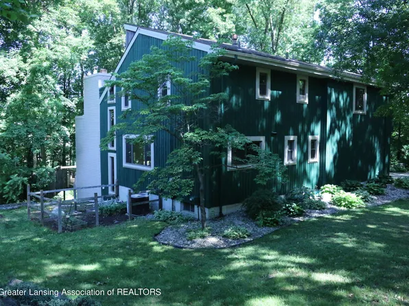 1917 Opaline Dr, Lansing, MI 48917