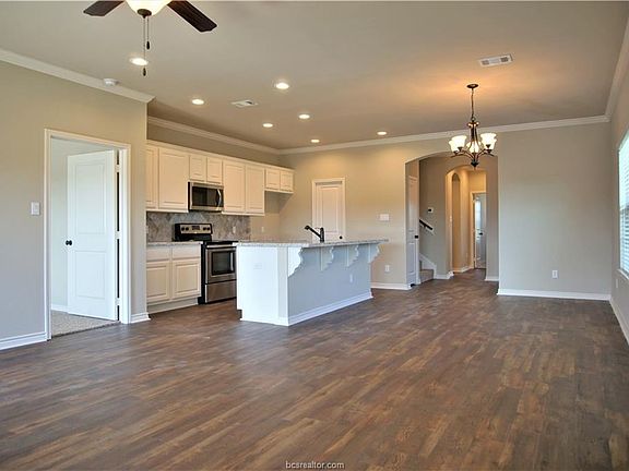 3rd image of 1751 Dakota Ln