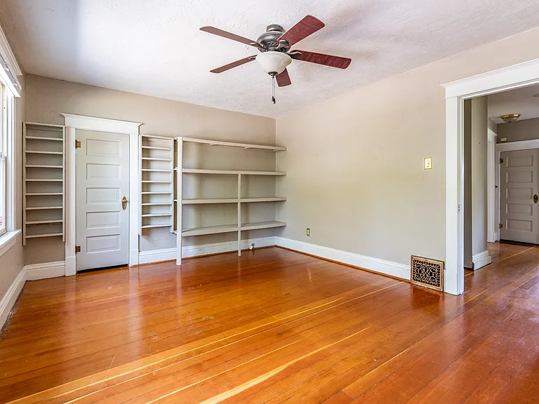 1221 Main St — Photo 31