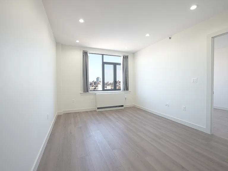 63-68 Austin St #9A — Photo 9