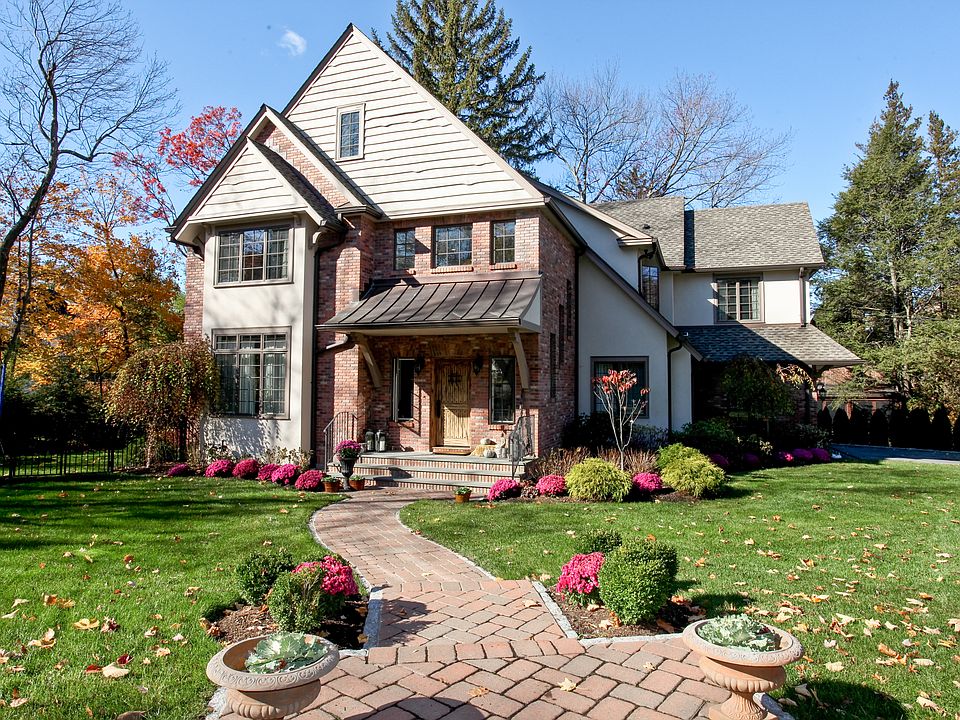 1st image of 18 Windmill Ln