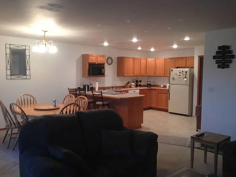 1436 S Division St — Photo 5