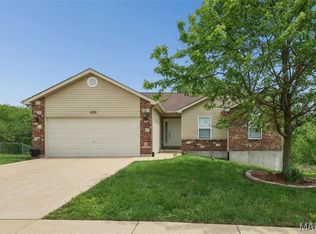 830 Hawks Circle Dr, Hillsboro, MO 63050
