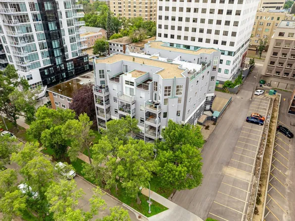 10046 110th St NW #403, Edmonton, AB T5K 2Y2