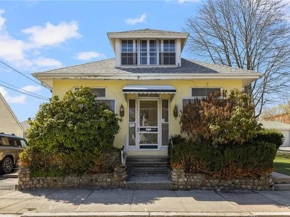 122-124 Cote Ave, Woonsocket, RI 02895