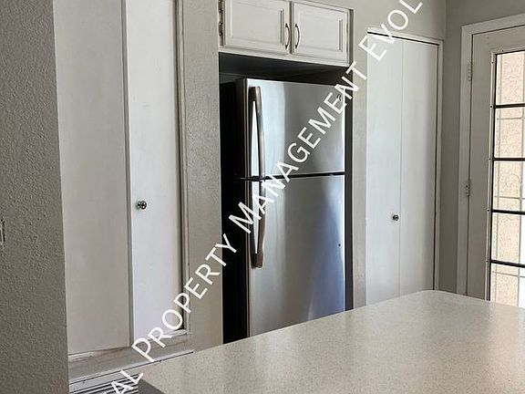 4th image of 4901 E Kelton Ln Unit 1089