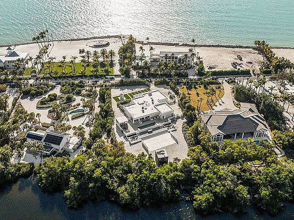 2nd image of 7647 Sanderling Rd