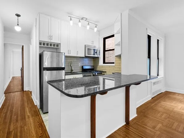 415 Ocean Parkway #1A, Brooklyn, NY 11218
