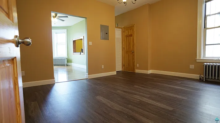 Rented by EXR | media 15