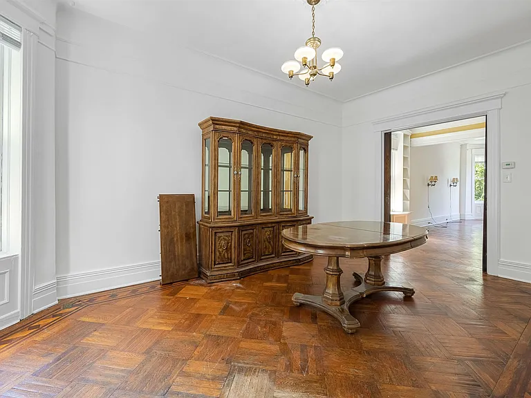 258 Woodlawn Ave — Photo 11