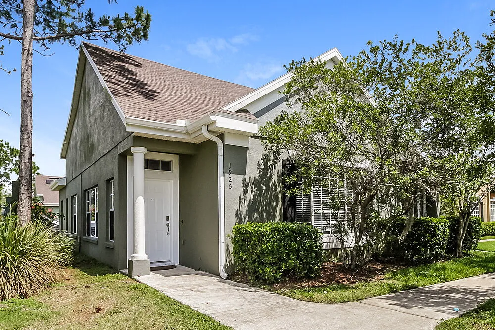 3 bed, 2.0 bath, 1312 sqft, $3,300 — Photo 1