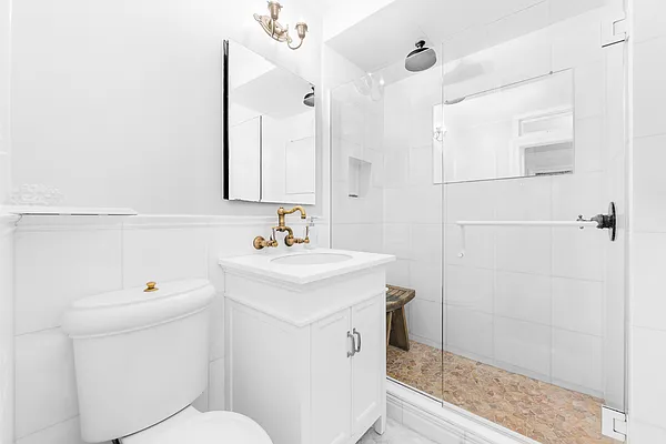 Sold by Compass | media 25