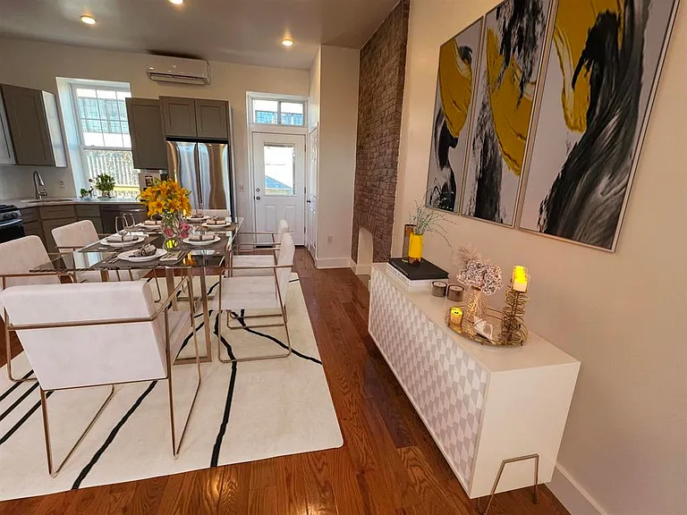 141 Halladay St — Photo 4