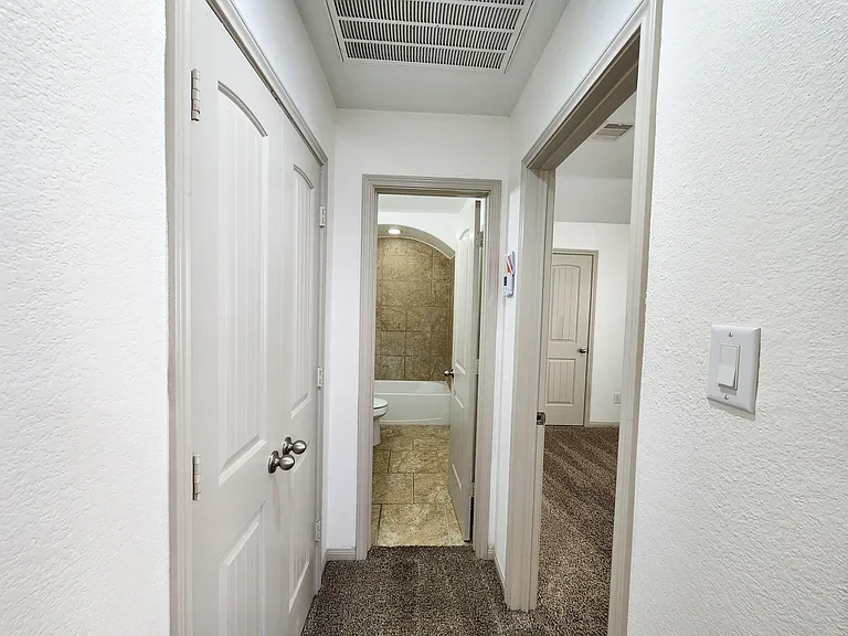 4515 Greenleaf Dr — Photo 27