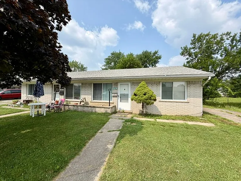 212 Arcola St — Photo 1