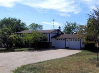 N4733 S Farmington Rd, Helenville, WI 53137