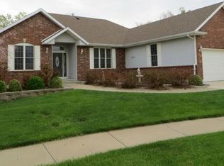 1203 Aerie Ln, Cameron, MO 64429