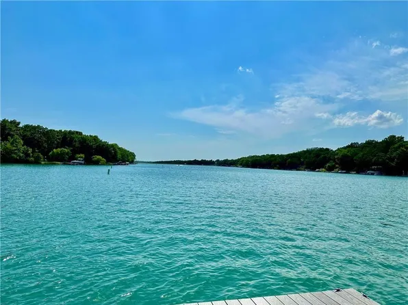 6 Misty Ln, Linn Valley, KS 66040