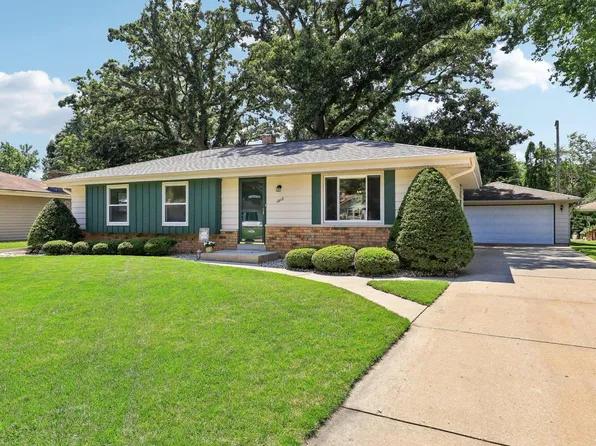 1812 Hemit AVENUE, Waukesha, WI 53189