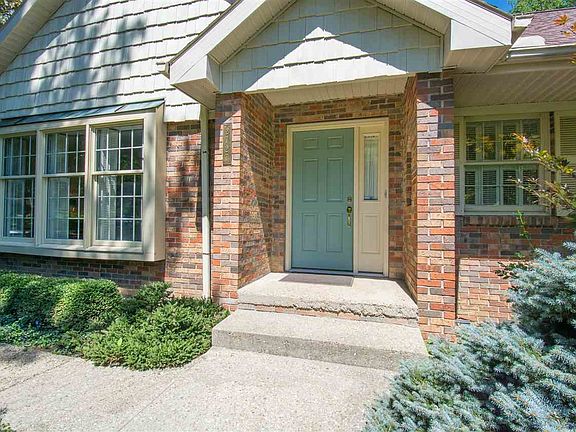 5th image of 2727 E Buttonwood Ln