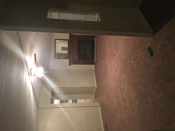 4th image of 4625 Dunkeld Ave