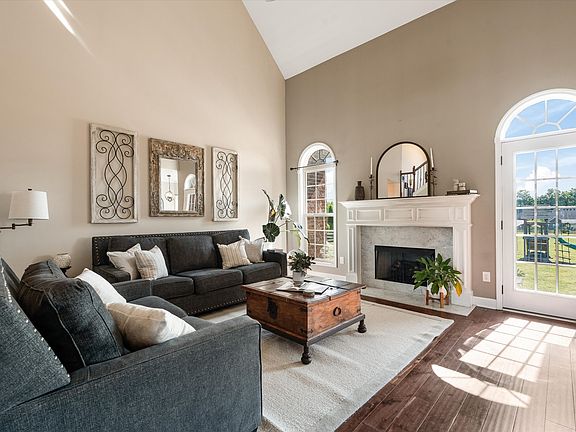 4th image of 1027 Double Tree Ln