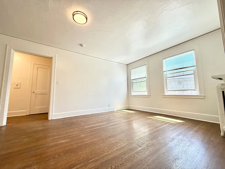 1522 E Olive Way — Photo 31