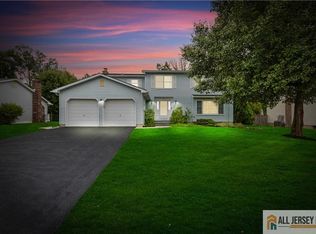 11 Junction Pond Ln S, Monmouth Junction, NJ