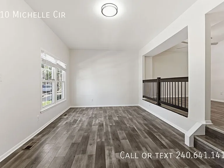 210 Michele Cir — Photo 3