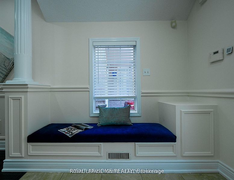 Ajax House for rent - 4 Bedrooms — photo 3