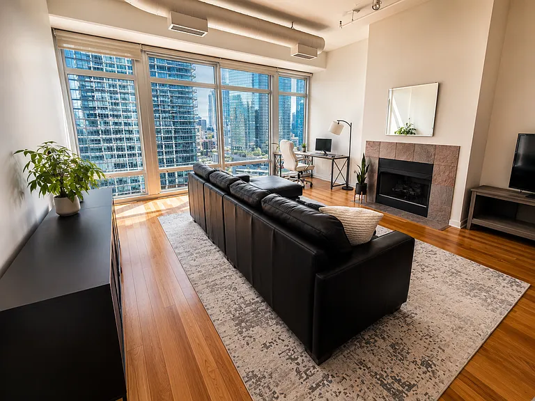 333 N Canal St #1802 — Photo 2