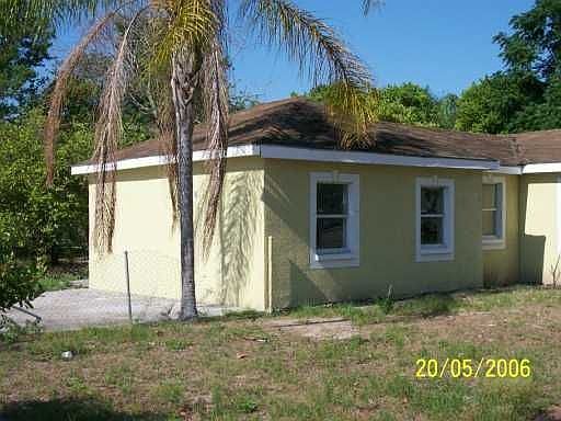 Side view w/ side driveway