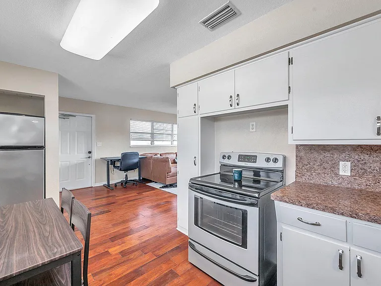 5637 Central Ave #1/2 — Photo 13