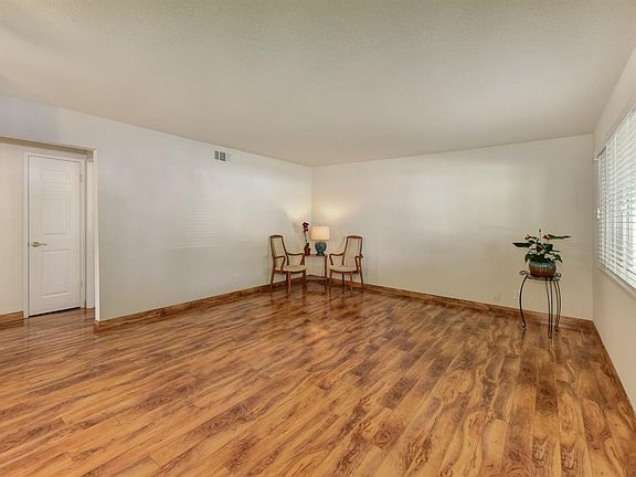5th image of 223 Mahan Ct APT 1