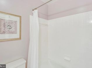 3128 Borge St, Oakton, VA 22124